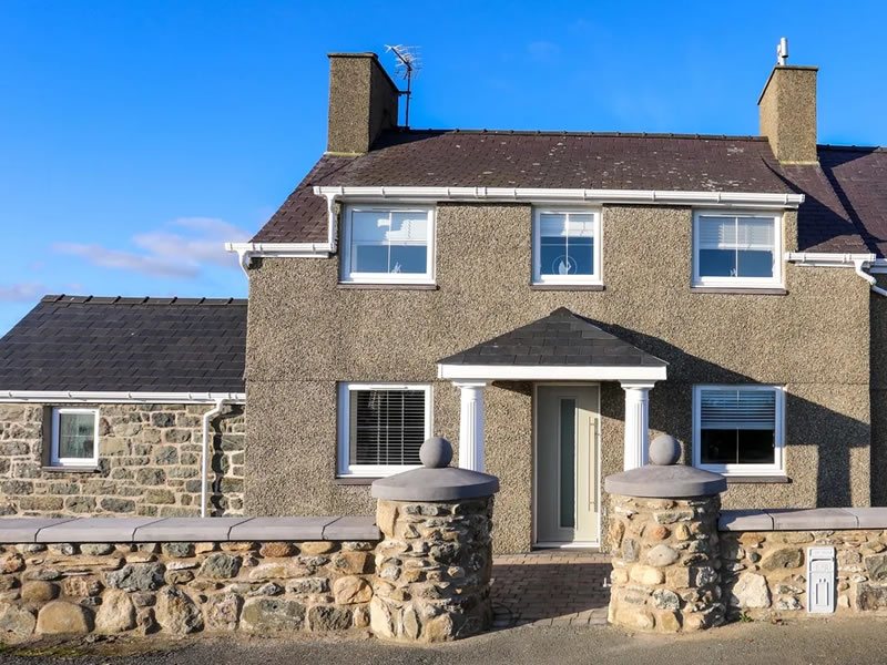 Tyn Fridd dog friendly holiday cottage near Criccieth